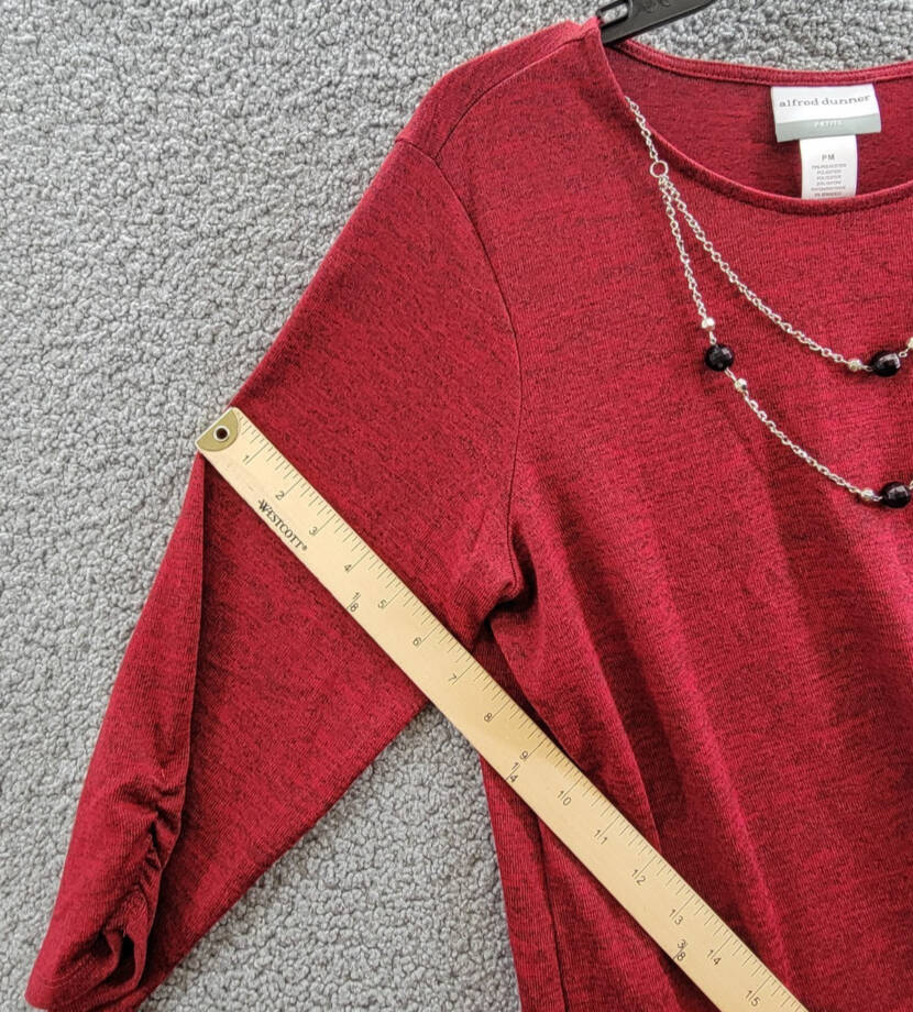 Alfred Dunner Petite Runway Ready Melange Crewneck Top w/ Necklace Womens PM Red