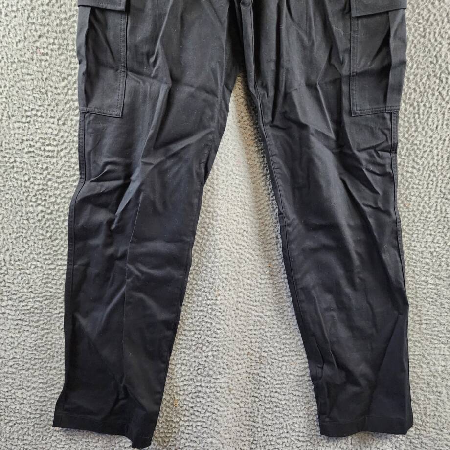 Theory Straight Twill Cargo Pants Men's 31 Black Zip Fly With Button Closure