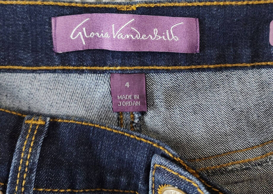 Gloria Vanderbilt Amanda Bootcut Jeans Women's 4 Castlewood Button Front Closure