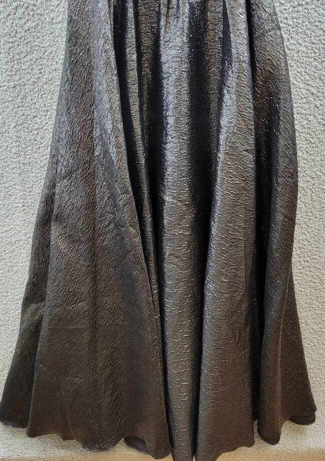 Mac Duggal Metallic Pleated Bodice Ballgown Women 4 Black Zip Closure Sleeveless