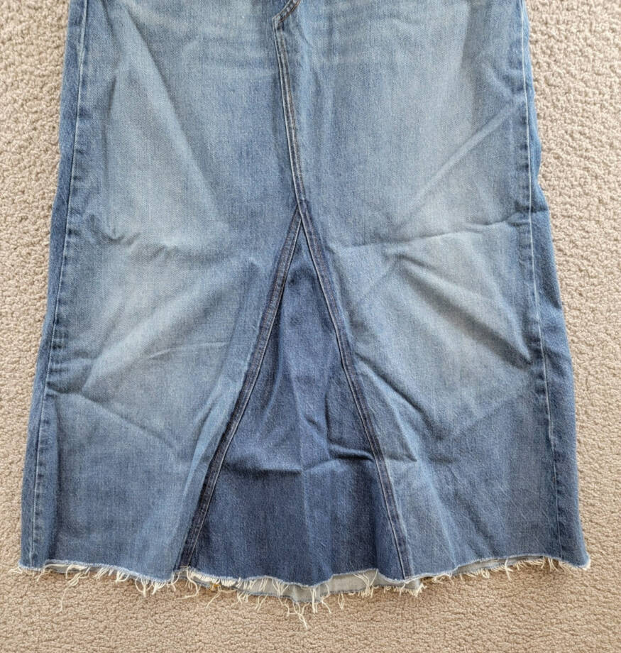 FRAME The Dorothy Denim Skirt Women's 24 Blue Front Zipper And Button Closure