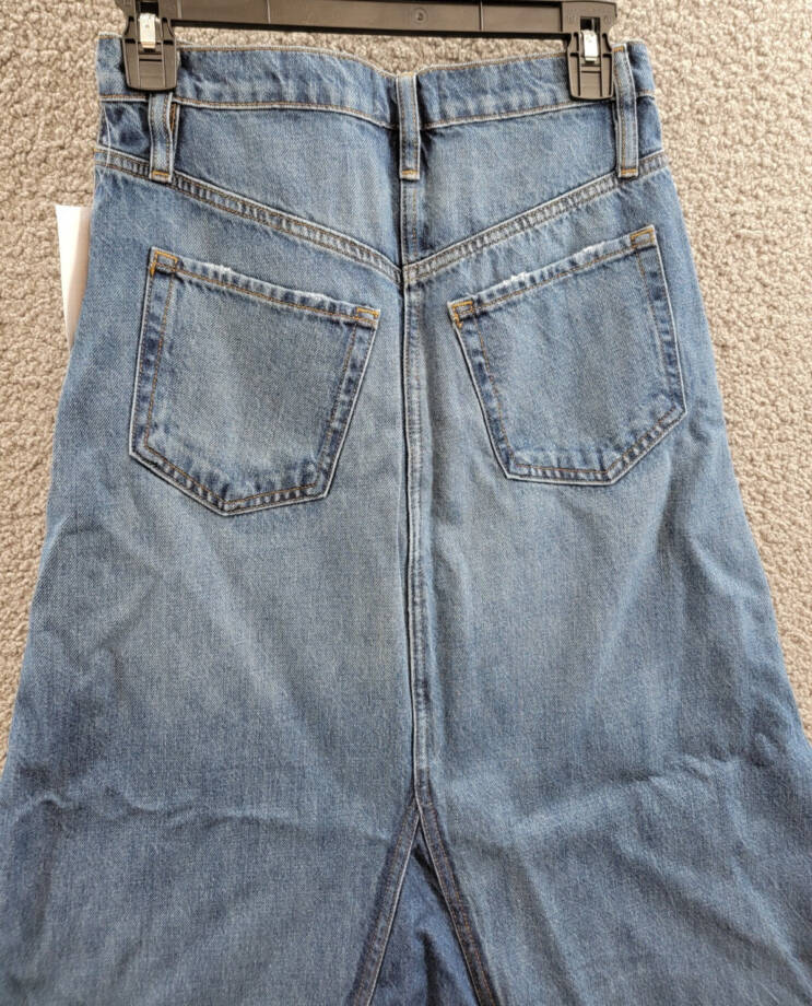 FRAME The Dorothy Denim Skirt Women's 24 Blue Front Zipper And Button Closure
