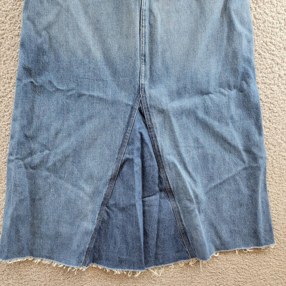 FRAME The Dorothy Denim Skirt Women's 24 Blue Front Zipper And Button Closure