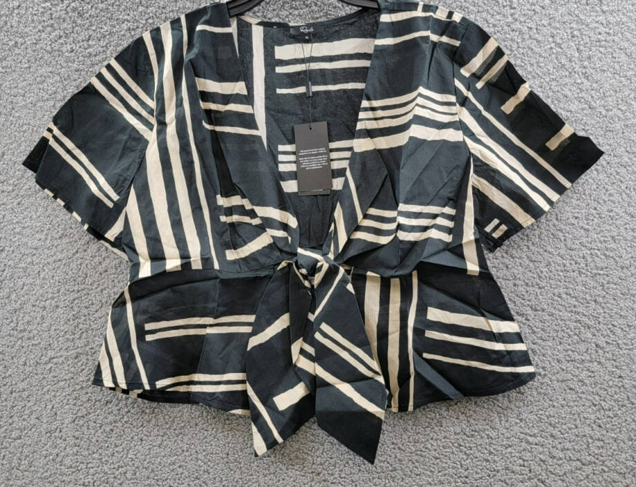 Rails Tia Top Women's XL Island Stripe V-Neck Short Sleeve Tie Front Closure